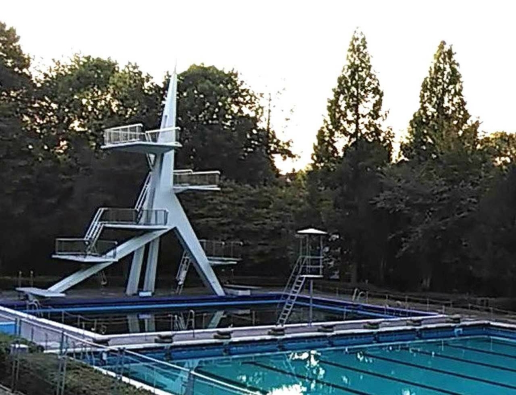 Sprungturm im Südpark